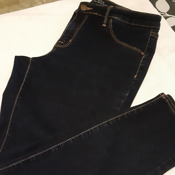 Jeans - Picture 1 of 3